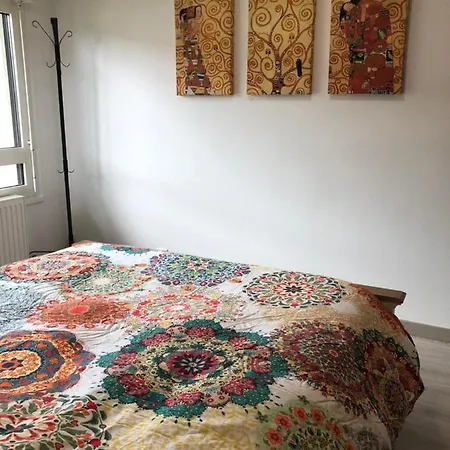 Grand T3- Spacious 2Br Apartement With Free Parking Near City-Center Ideal Business & Reims Visits *
