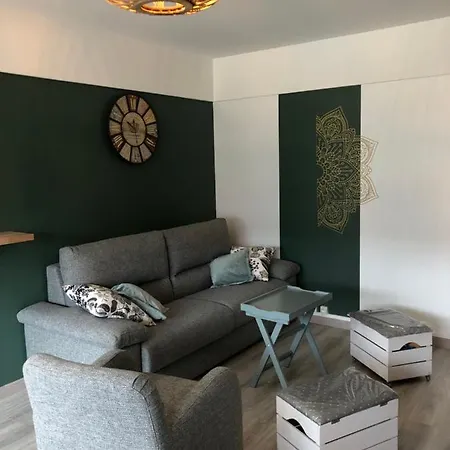 Grand T3- Spacious 2Br Apartement With Free Parking Near City-Center Ideal Business & Reims Visits アパート *
