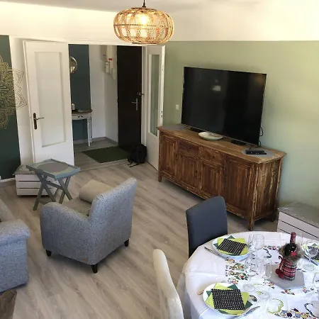 Bedinreims Luxe Wonderful Calm In Center, Ideal For 2 Adults And 3 Children Free Parking 아파트 *