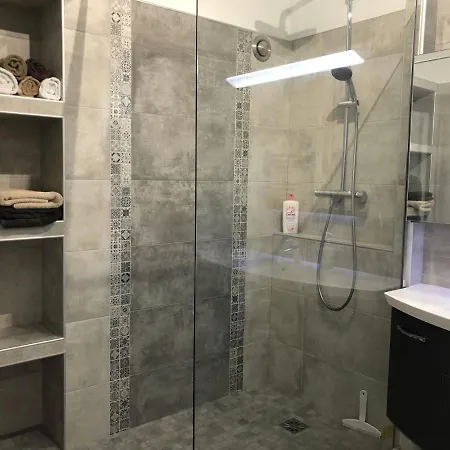 アパート Grand T3- Spacious 2Br Apartement With Free Parking Near City-Center Ideal Business & Reims Visits