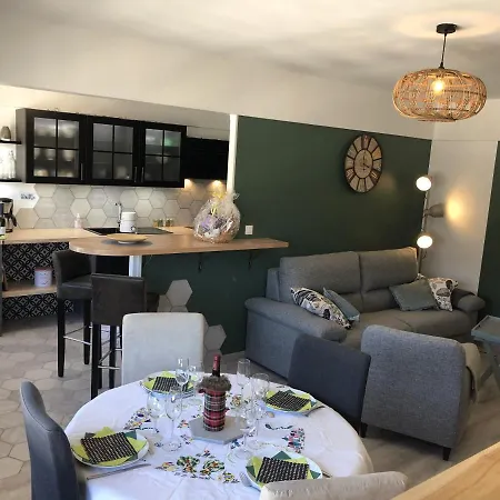 Grand T3- Spacious 2Br Apartement With Free Parking Near City-Center Ideal Business & Reims Visits