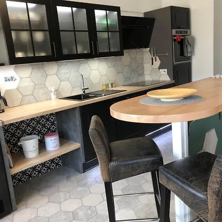 Bedinreims Luxe Wonderful Calm In Center, Ideal For 2 Adults And 3 Children Free Parking Apartment