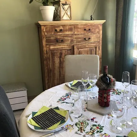 Διαμέρισμα Bedinreims Luxe Wonderful Calm In Center, Ideal For 2 Adults And 3 Children Free Parking